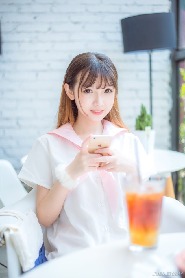 至于蜀中，吕布入蜀不容易，但蜀中的人马想要出来更难，单是汉中几个关卡，吕布甚至无需增派兵马，就足够把刘璋给堵死在汉中。
